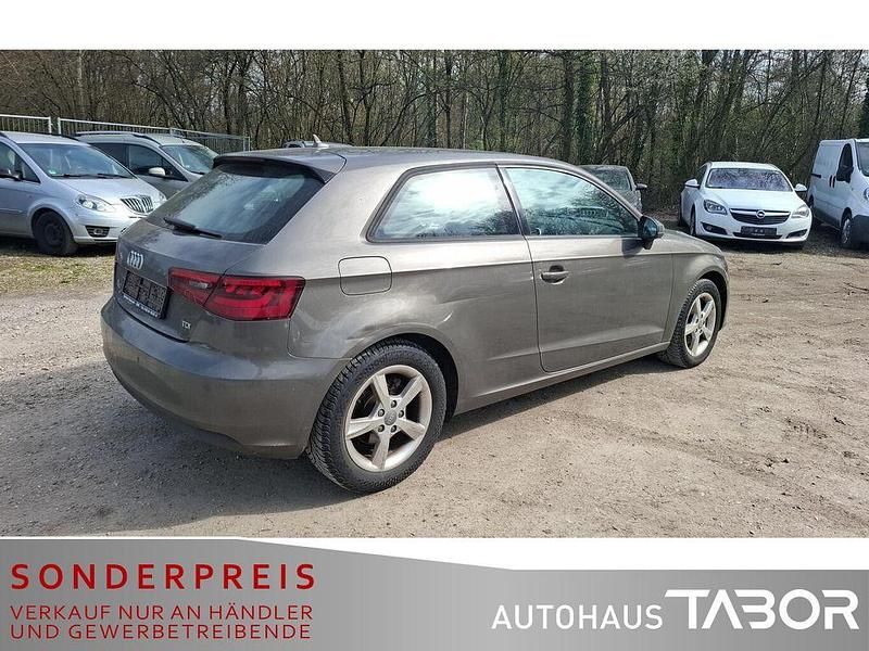 Gebraucht Audi A3 Attraction 105 PS (77 kW) 2013 Grau Limousine
