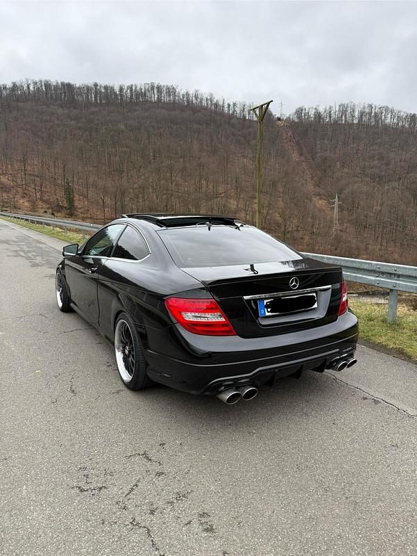 Gebraucht Mercedes C220 170 PS (125 kW) 2014 Schwarz Coupé