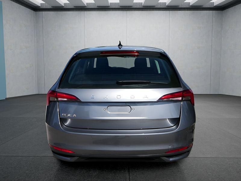 Grau Neu 2025 Skoda Scala Kleinwagen | 24.849 € (Fairer Preis) - Bild 1/4