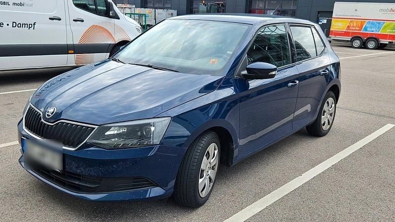 Blau Gebraucht 2016 Skoda Fabia Ambition Kleinwagen | 5.900 € (Fairer Preis) - Bild 1/1