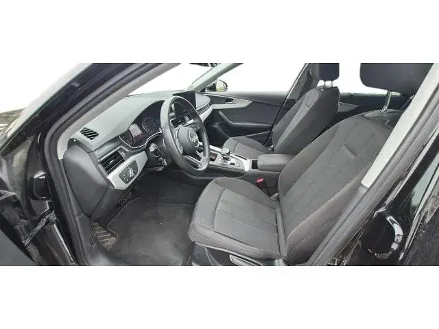 Gebraucht Audi A4 Ambiente 163 PS (119 kW) 2022 Mythosschwarz metallic Kombi