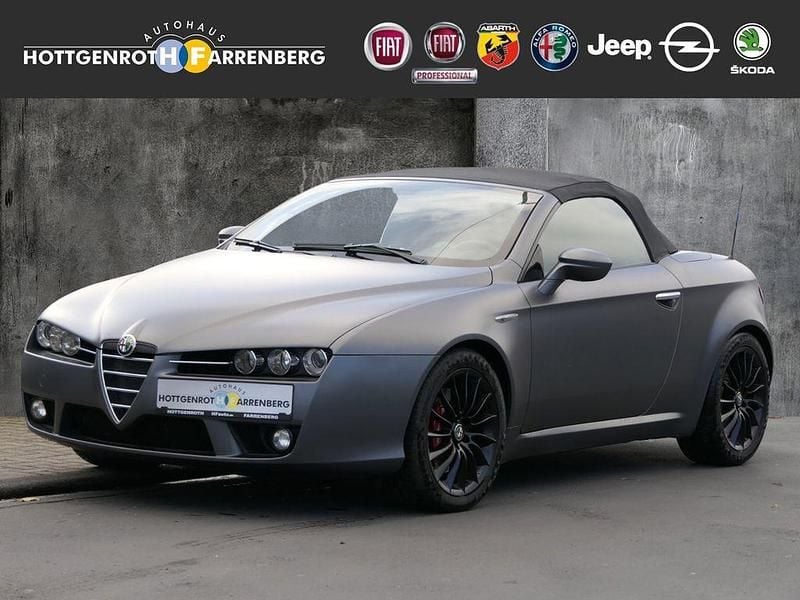 Grau Gebraucht 2011 Alfa Romeo Spider Cabrio | 22.990 € (Etwas zu teuer) - Bild 1/4
