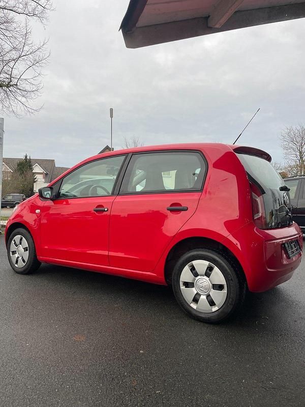 Second-hand VW up! 60 CP (44 kW) 2012 Roșu Hatchback