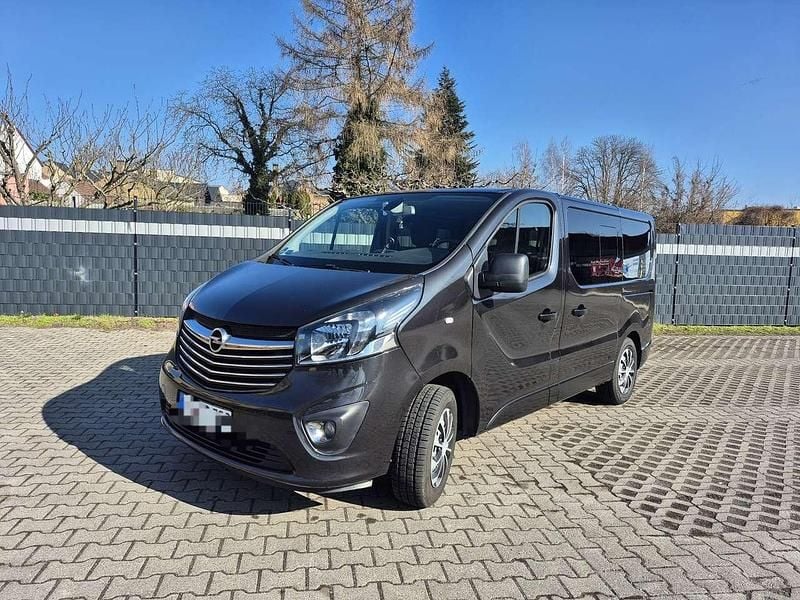 Gebraucht Opel Vivaro 145 PS (106 kW) 2018 Schwarz Van / Kleinbus