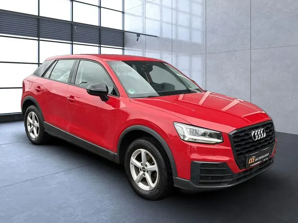 Gebraucht Audi Q2 Basis 150 PS (110 kW) 2020 Rot SUV