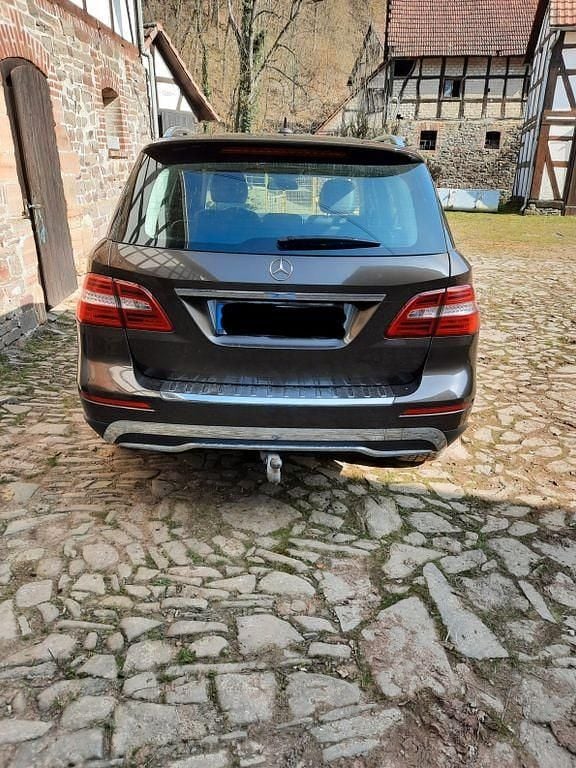 Gebraucht Mercedes ML350 306 PS (225 kW) 2012 Braun SUV