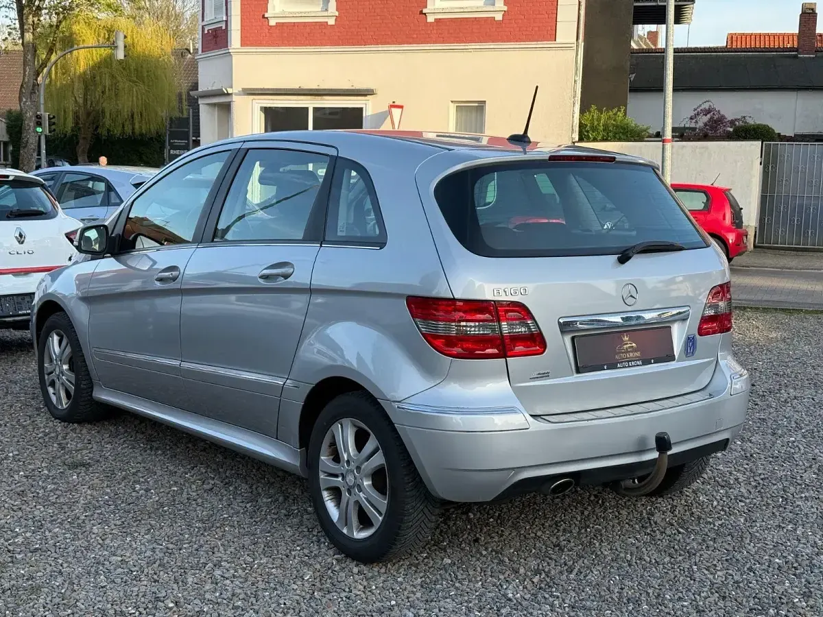 Gebraucht Mercedes B160 95 PS (69 kW) 2011 Silber Kleinwagen