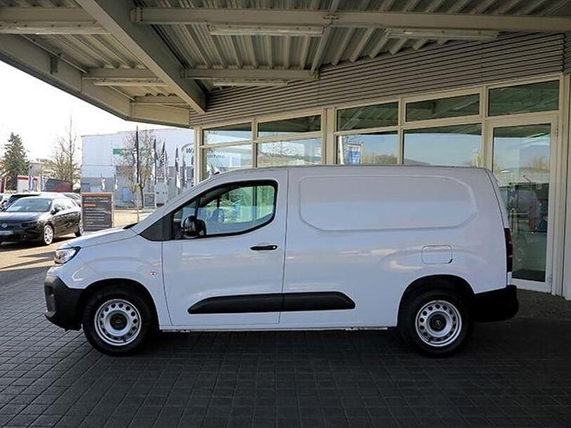 Gebraucht Opel Combo Basis 131 PS (96 kW) 2025 Weiß Kombi