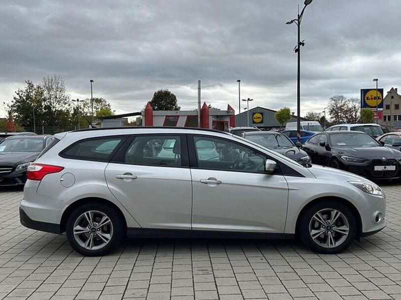 Gebraucht Ford Focus SYNC Edition 125 PS (91 kW) 2014 Silber Limousine