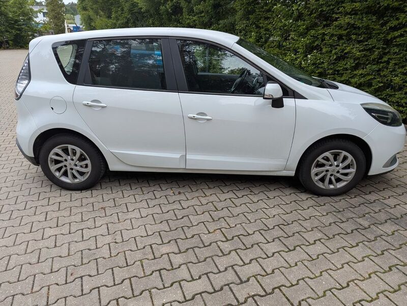 Weiß Gebraucht 2014 Renault Scénic III Initiale Paris Van / Kleinbus | 5.500 € (Fairer Preis) - Bild 1/4