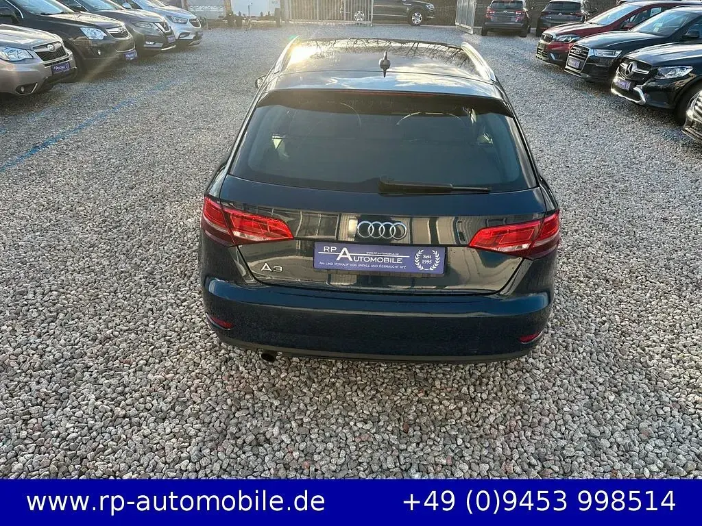 Gebraucht Audi A3 Basis 116 PS (85 kW) 2017 Cosmos blue, metallic Kleinwagen