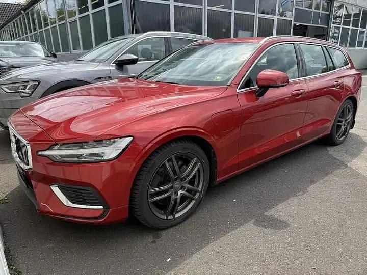 Rot Gebraucht 2021 Volvo V60 Inscription Kombi | 22.500 € (Superpreis) - Bild 1/4