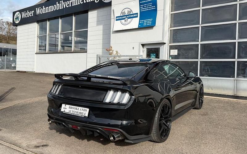 Gebraucht Ford Mustang GT Fastback 481 PS (353 kW) 2016 Schwarz