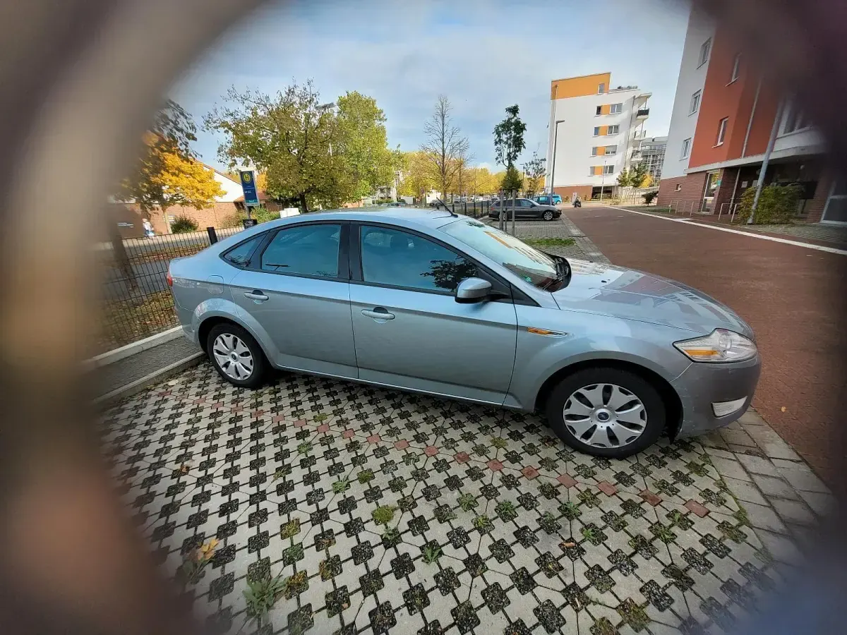 Gebraucht Ford Mondeo 125 PS (91 kW) 2010 Grau Limousine