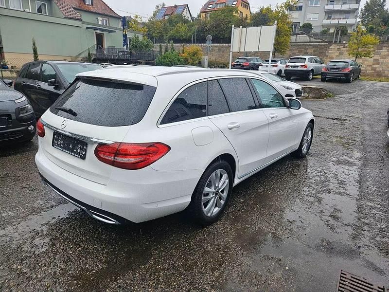 Gebraucht Mercedes C200 184 PS (135 kW) 2018 Weiß Kombi
