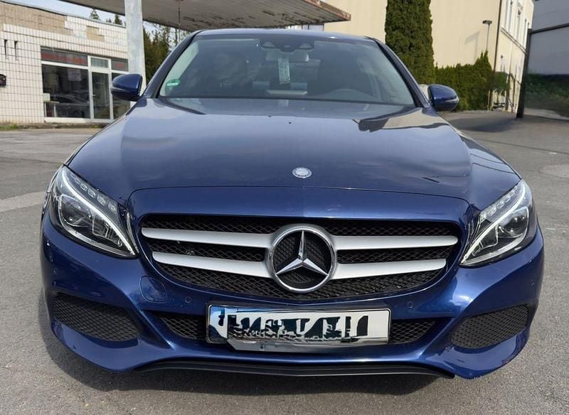Gebraucht Mercedes C200 184 PS (135 kW) 2018 Blau Limousine