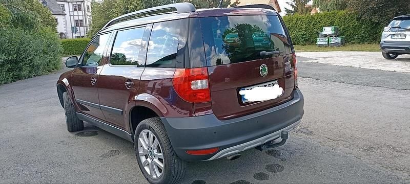 Rot Gebraucht 2011 Skoda Yeti SUV | 7.000 € (Fairer Preis) - Bild 1/4