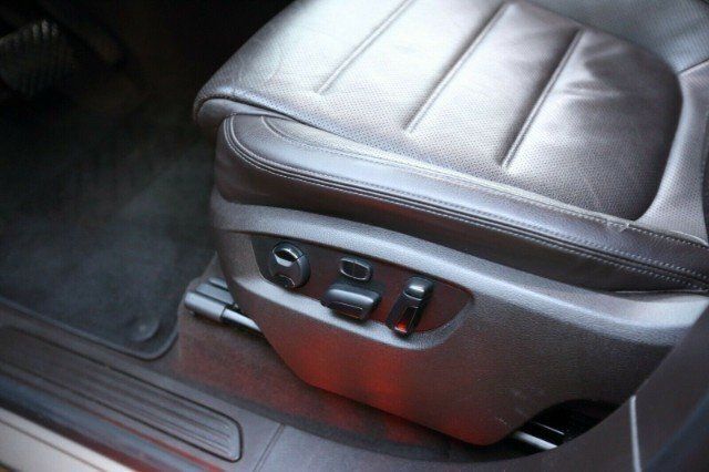 Gebraucht VW Touareg 262 PS (192 kW) 2014 Gold SUV