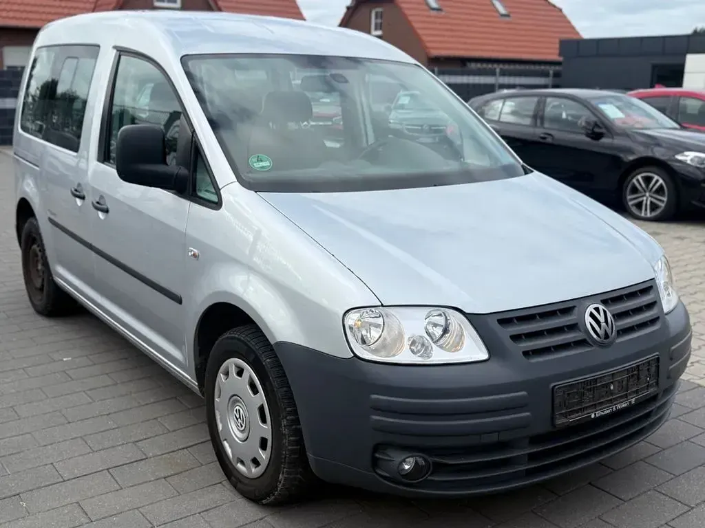 Gebraucht VW Caddy Team 109 PS (80 kW) 2010 Silber Van / Kleinbus