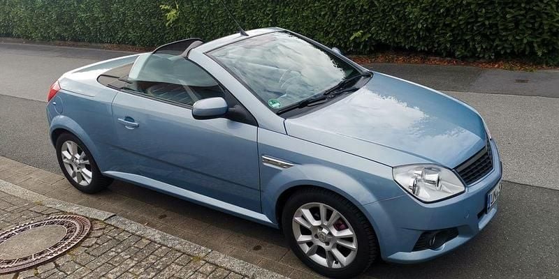 Blau Gebraucht 2005 Opel Tigra Cosmo Cabrio | 1.950 € (Fairer Preis) - Bild 1/4
