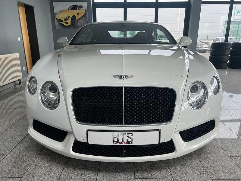 Używany Bentley Continental GT 507 KM (372 kW) 2015 Biały