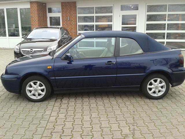 Gebraucht VW Golf Cabriolet 101 PS (74 kW) 1999 Blau metallic Cabrio