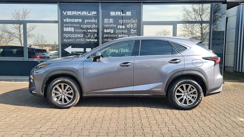 Gebraucht Lexus NX300h 197 PS (144 kW) 2021 Grau SUV