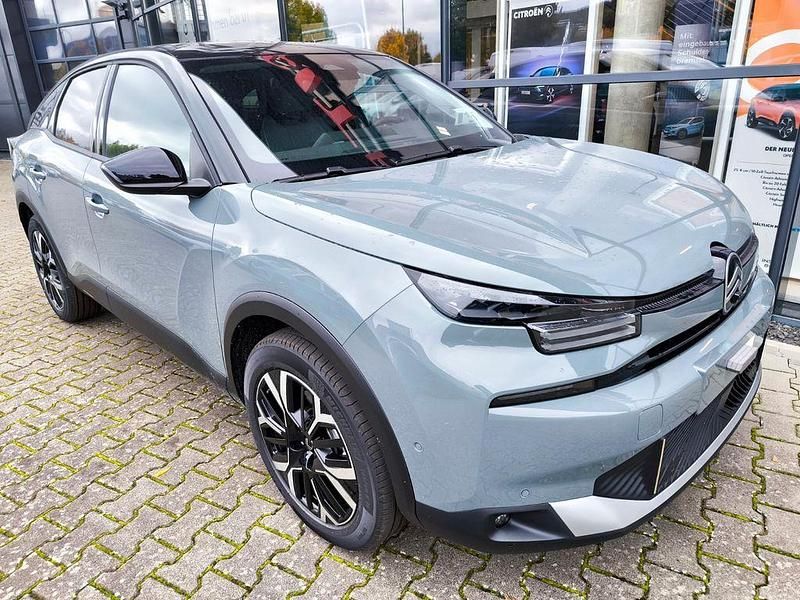 Neu Citroën C4 131 PS (96 kW) 2025 Grün Limousine