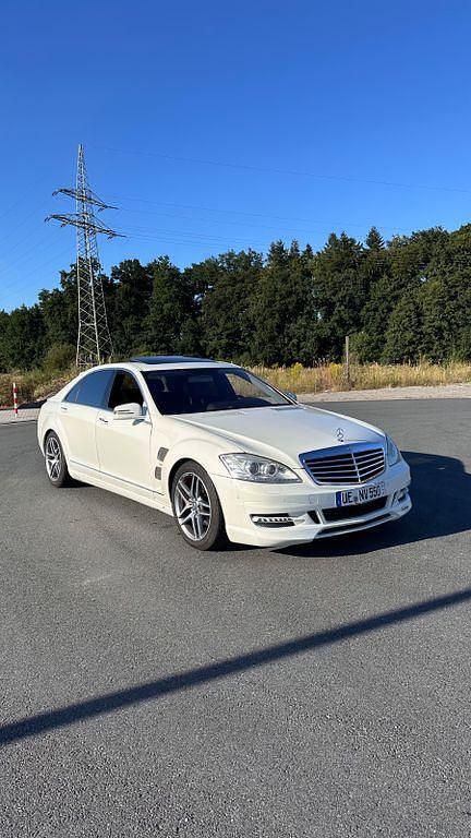 Weiß Gebraucht 2007 Mercedes S550 Limousine | 15.600 € (Superpreis) - Bild 1/4