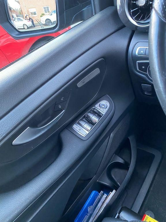 Gebraucht Mercedes V220 Edition 163 PS (119 kW) 2019 Schwarz Van / Kleinbus