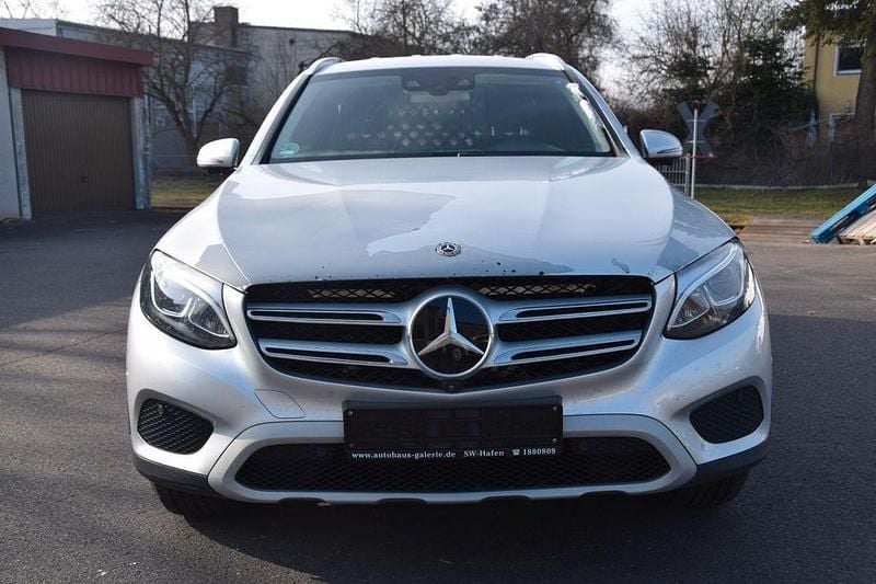 Gebraucht Mercedes GLC250 204 PS (150 kW) 2019 Silber SUV