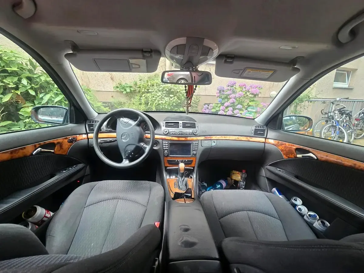 Gebraucht Mercedes E220 Elegance 150 PS (110 kW) 2003 Limousine