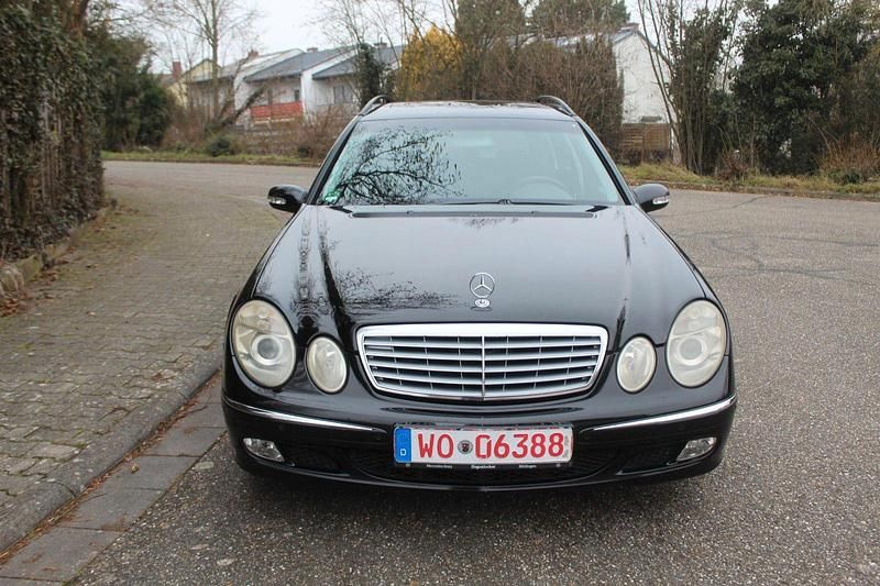Schwarz Gebraucht 2004 Mercedes E220 Elegance Kombi | 2.500 € (Guter Preis) - Bild 1/4