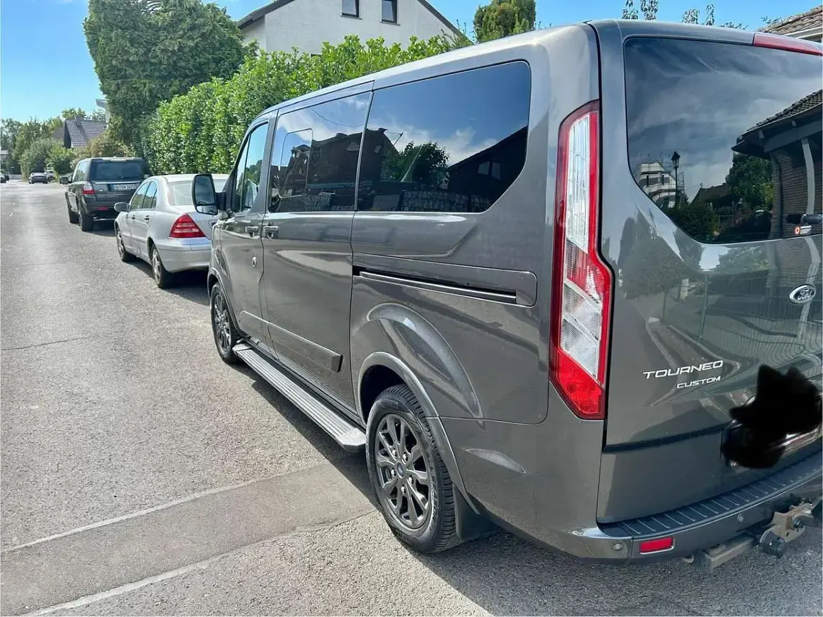 Gebraucht Ford Tourneo Custom Titanium X 185 PS (136 kW) 2020 Grau Van