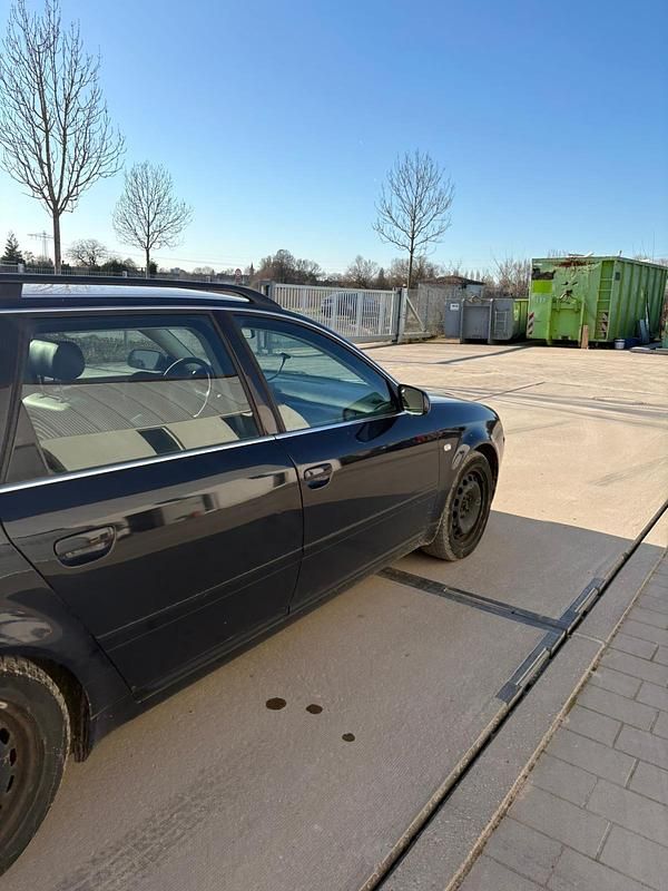 Gebraucht Audi A6 170 PS (125 kW) 2004 Blau Kombi