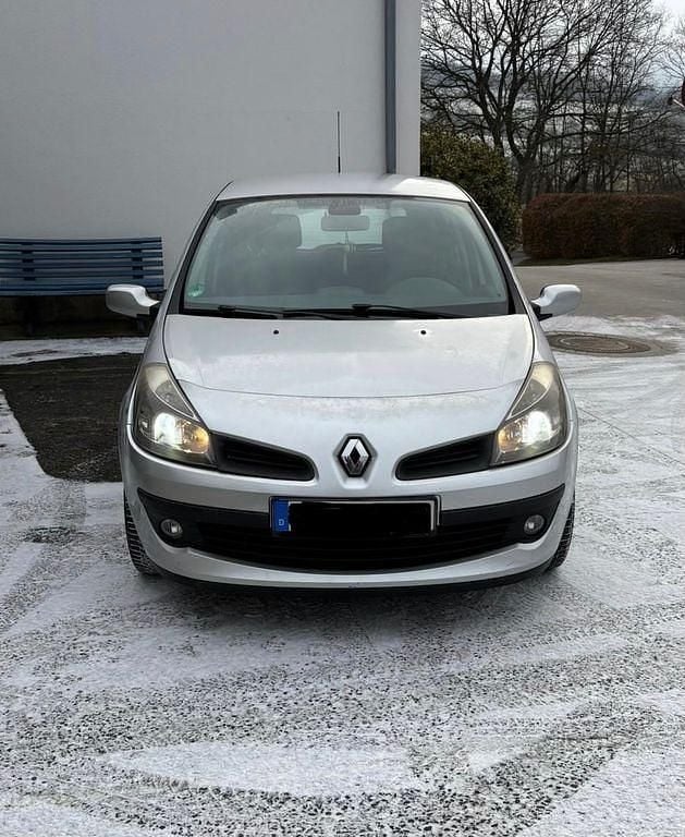 Gebraucht Renault Clio II Dynamique 88 PS (64 kW) 2007 Silber Limousine