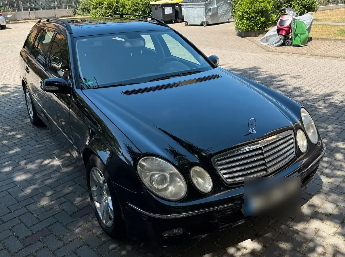 Gebraucht Mercedes E200 163 PS (119 kW) 2004 Schwarz Kombi