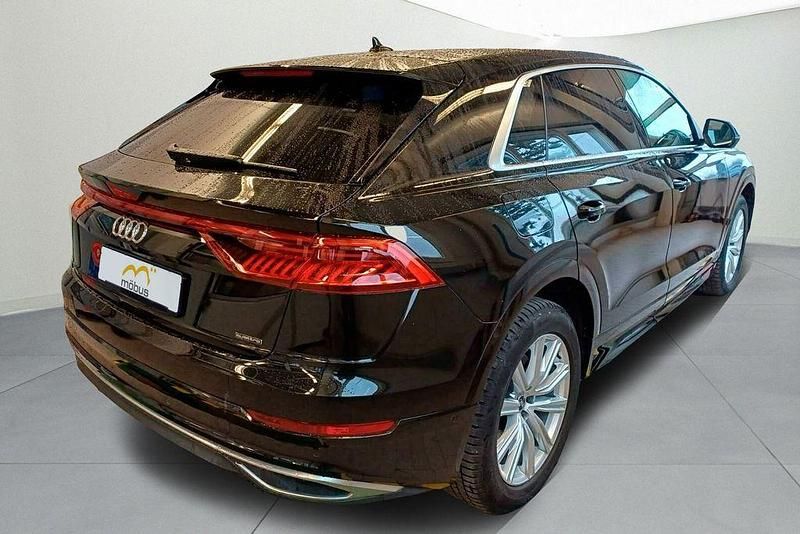 Gebraucht Audi Q8 Ambiente 286 PS (210 kW) 2022 Mythosschwarz metallic SUV