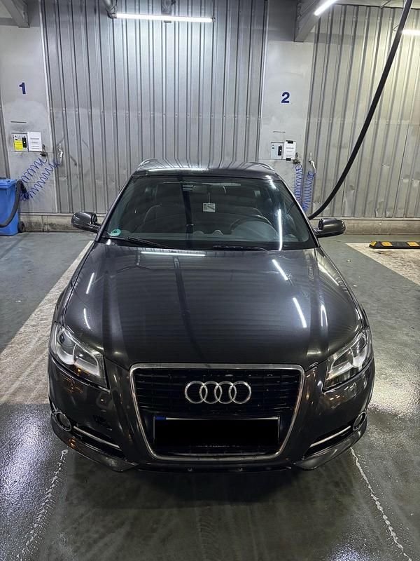 Gebraucht Audi A3 105 PS (77 kW) 2011 Grau Limousine