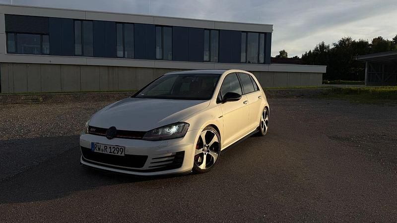 Weiß Gebraucht 2013 VW Golf VII GTI Limousine | 13.900 € (Fairer Preis) - Bild 1/4