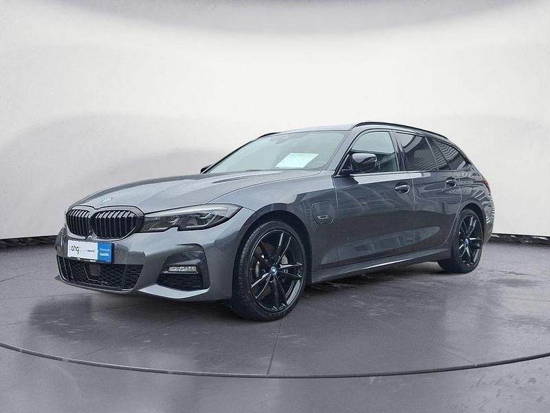 Gebraucht BMW 330e M Sport 184 PS (135 kW) 2021 Grau Kombi