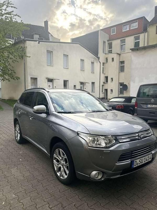 Second-hand Mitsubishi Outlander P-HEV 204 CP (150 kW) 2013 Gri SUV