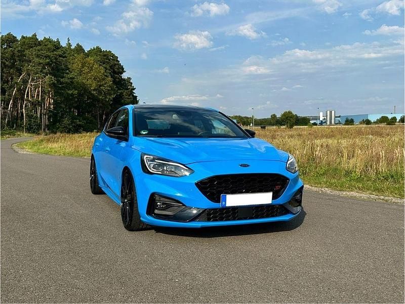 Nitro blau Gebraucht 2021 Ford Focus ST Limousine | 32.790 € (Etwas zu teuer) - Bild 1/4