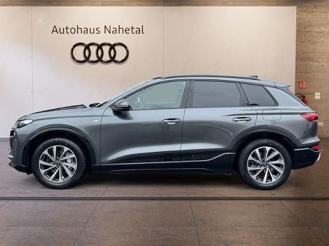 Gebraucht Audi Q6 e-tron S-Line 225 kW (306 PS) 2026 Daytonagrau perleffekt SUV