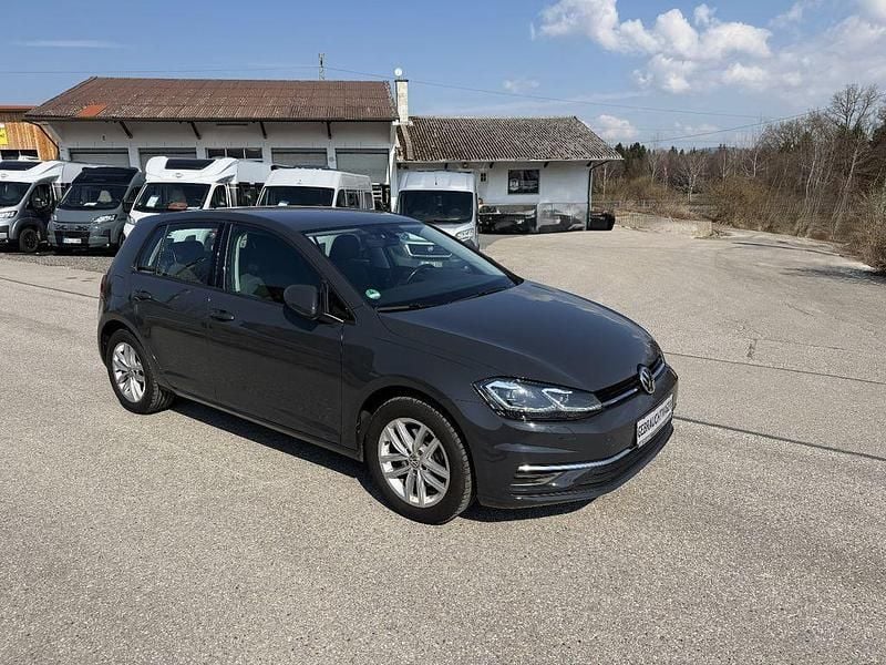 Gebraucht VW Golf VII 116 PS (85 kW) 2019 Grau Limousine
