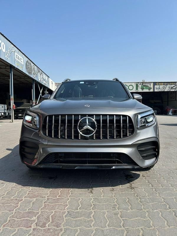 Silber Gebraucht 2022 Mercedes GLB35 AMG SUV | 39.998 € (Superpreis) - Bild 1/4