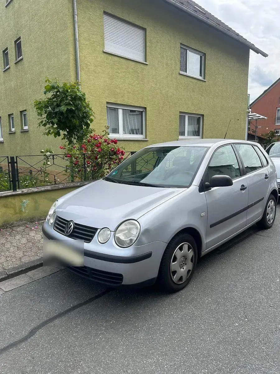 Gebraucht VW Polo Basis 54 PS (39 kW) 2004 Silber Kleinwagen