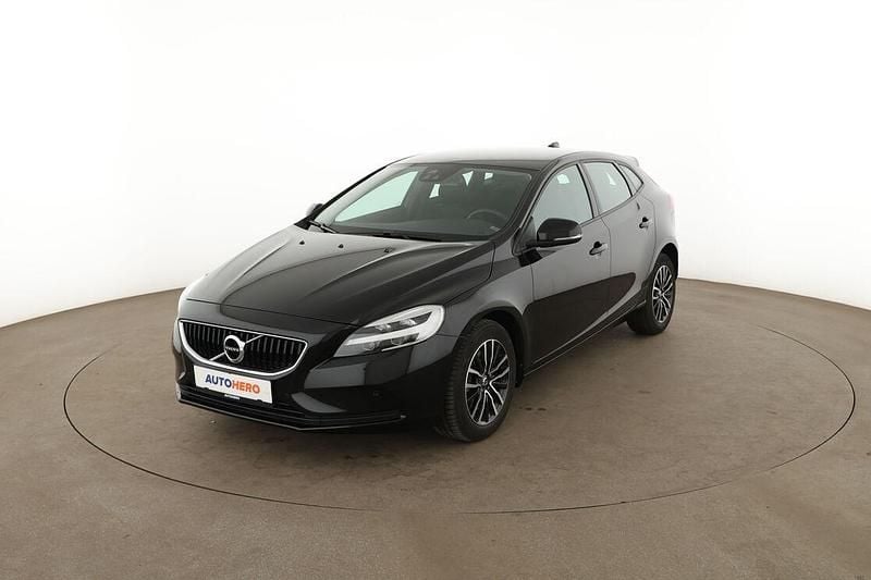 Gebraucht Volvo V40 Momentum 152 PS (111 kW) 2018 Schwarz Kombi