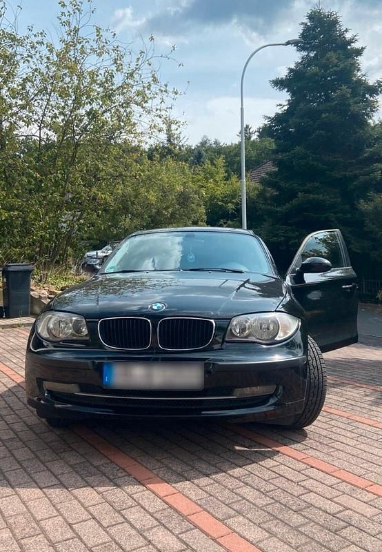 Schwarz Gebraucht 2007 BMW 116 Kleinwagen | 3.197 € - Bild 1/4