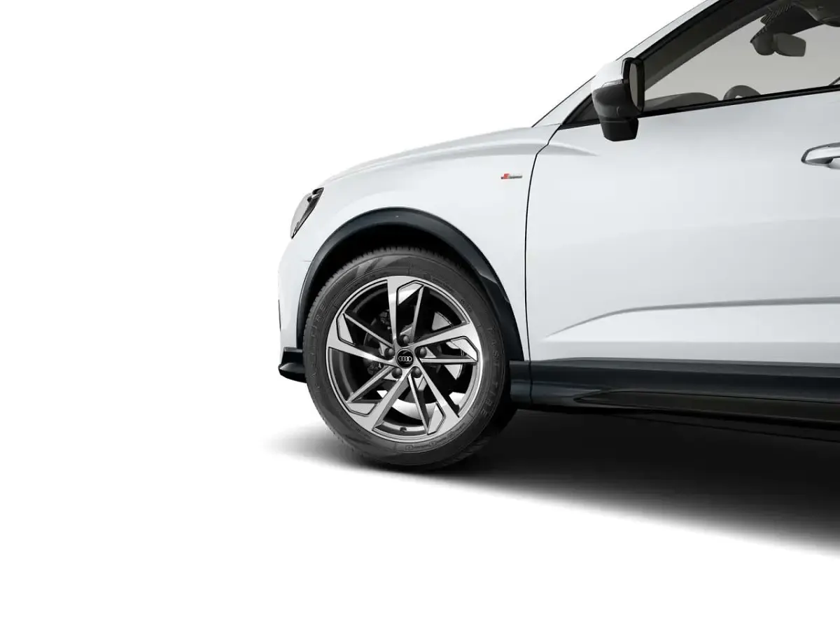 Gebraucht Audi Q3 S-Line 150 PS (110 kW) 2025 Gletscherweiß metallic/gletsch SUV